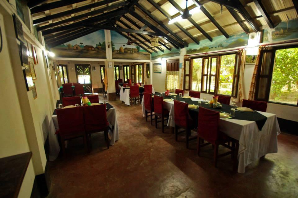 Chitwan Gaida Lodge Sauraha Eksteriør billede